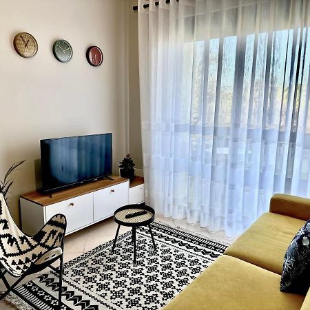 גולם Cheerful 2-Bedroom Apartment In Golem מראה חיצוני תמונה